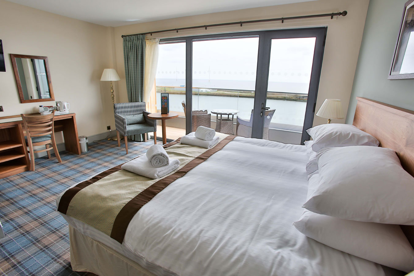 Commissioners Quay-guestroom-Guestroom.jpg