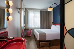  - Moxy Hotel by Marriott Lower East Side New York