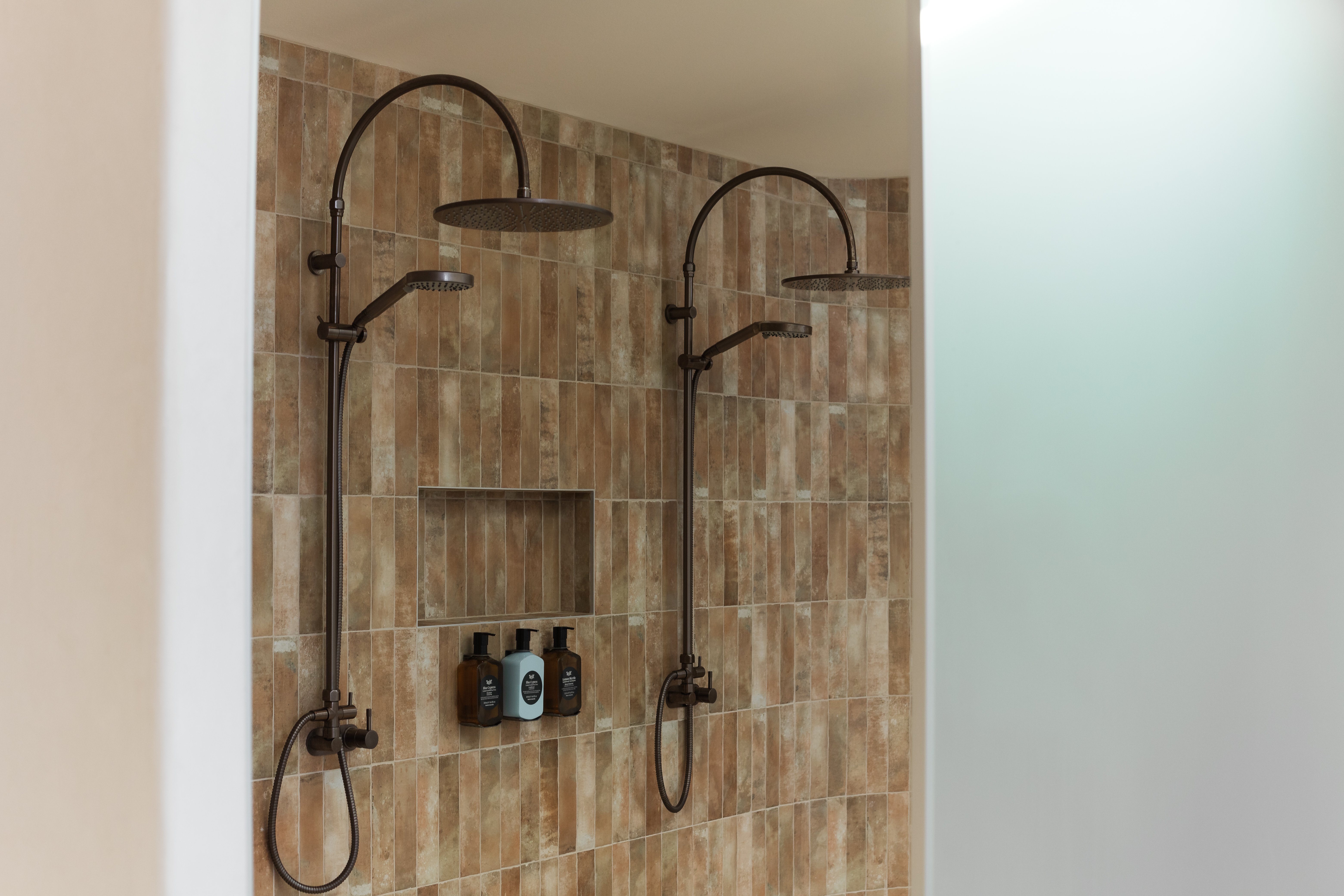 CHALETS AT BLACKHEATH-guestroom-Studio Chalet Bathroom.jpg