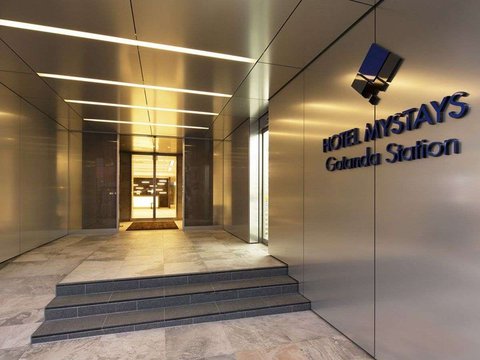 Exterior / Entrance