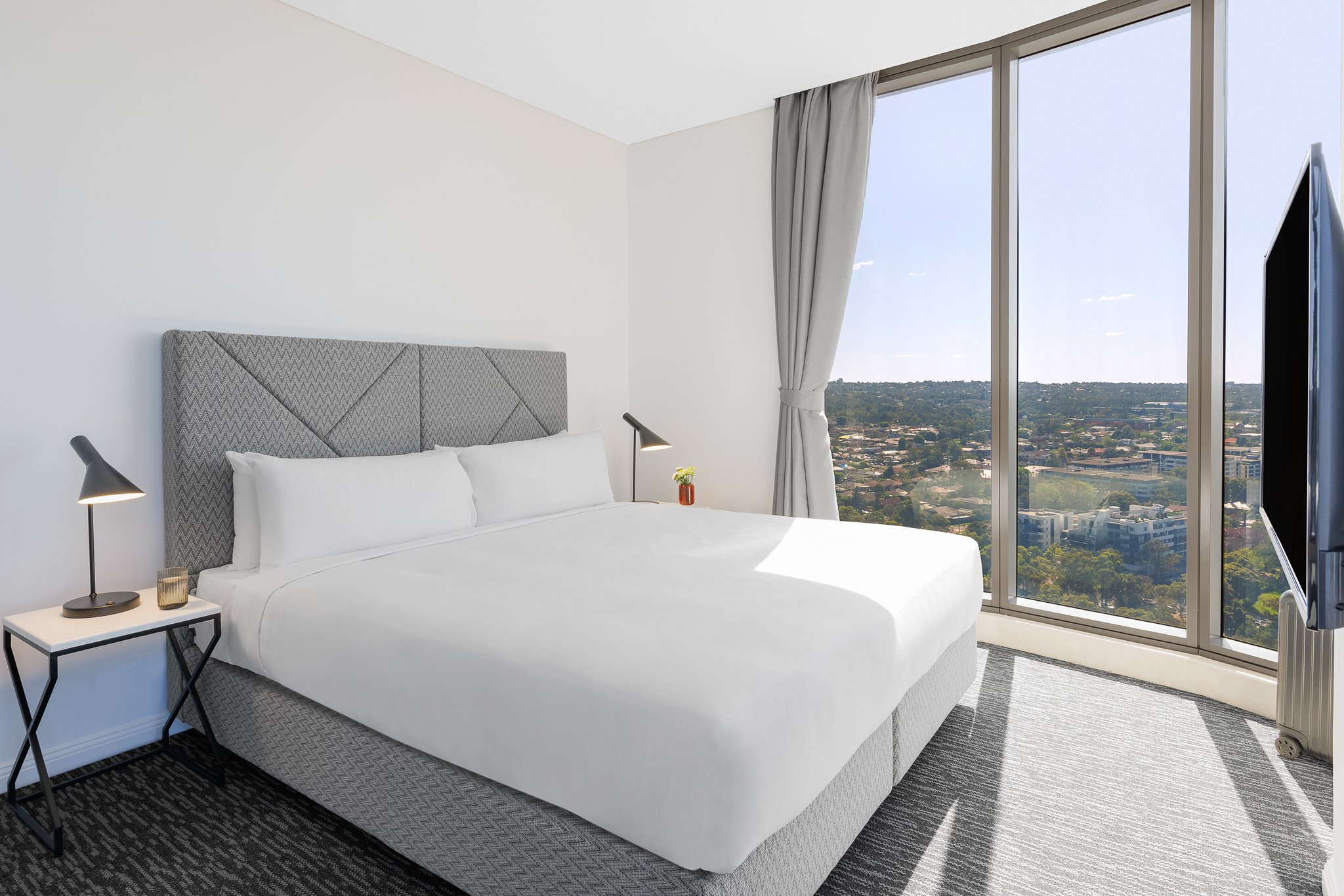 Meriton Suites George Street-guestroom-2 Bedroom Luxury Suite.jpg