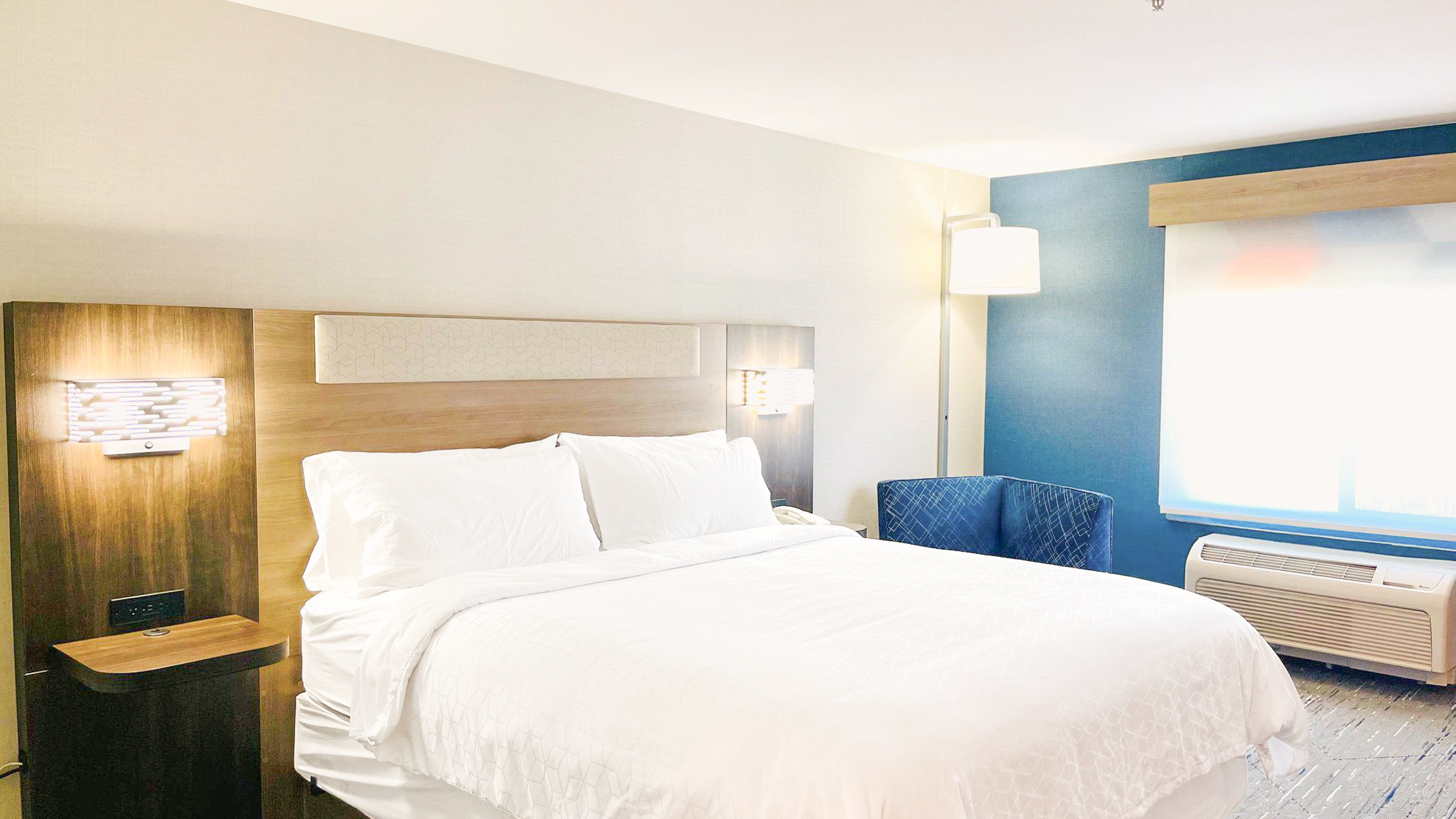 HOLIDAY INN EXP STES FRAZIER P BY I-guestroom-Perfect room matched with comfortable bed and pillows..jpg