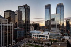  - Dorian Hotel Downtown Calgary