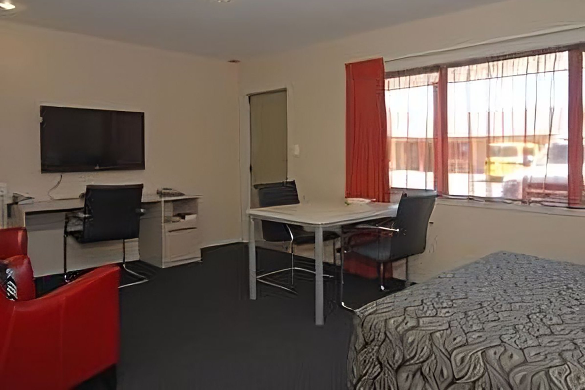 Omahu Motor Lodge-guestroom-One Bedroom Suite.jpg