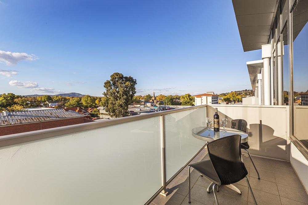 QUEST ALBURY-guestroom-One Bedroom and One Bedroom Executive Apartment Balcony.jpg