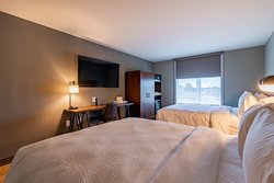  - Four Points by Sheraton Hotel Brunswick - I-95, Exit 36