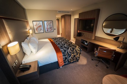 Deluxe Double Bedroom