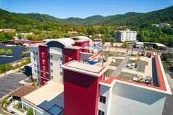  - Candlewood Suites Downtown Asheville - I-240, Exit 6