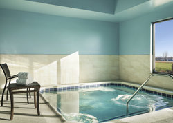  - Holiday Inn Express & Suites Peru - I-80, Exit 75