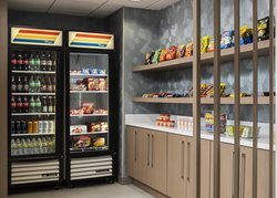  - Holiday Inn Express & Suites Peru - I-80, Exit 75