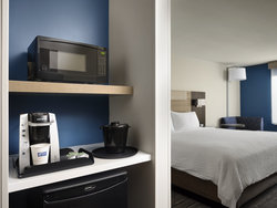 - Holiday Inn Express & Suites Peru - I-80, Exit 75