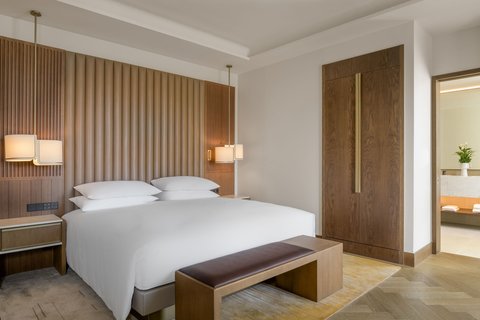 JW MARRIOTT HOTEL MADRID - Photo 55