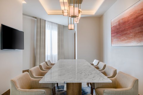 JW MARRIOTT HOTEL MADRID - Photo 71