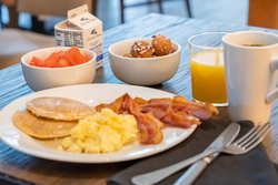  - Holiday Inn & Suites Downtown Nashville