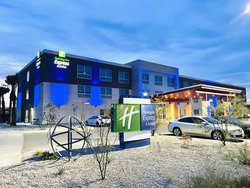  - Holiday Inn Express & Suites Blythe - I-10, Exit 239