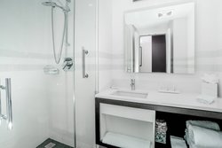  - Courtyard by Marriott Hotel Long Island City