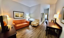  - Red Roof Inn & Suites Midland - I-20, Exit 136