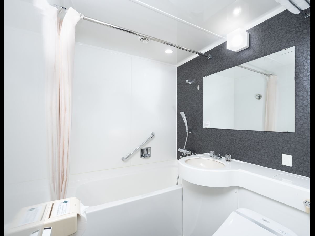 MYSTAYS HIROSHIMA PEACE PARK-guestroom-Bathroom.jpg