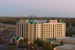  - Marriott Hotel Northwest - I-94 & I-694, Exit 30