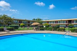  - HomeTowne Studios Battle Creek - I-94, Exit 97