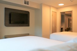  - Holiday Inn Express & Suites Marquette