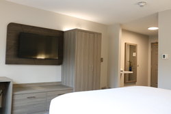  - Holiday Inn Express & Suites Marquette