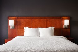  - Courtyard by Marriott Hotel Downtown St Louis - I-64, Exits 38A & 38B