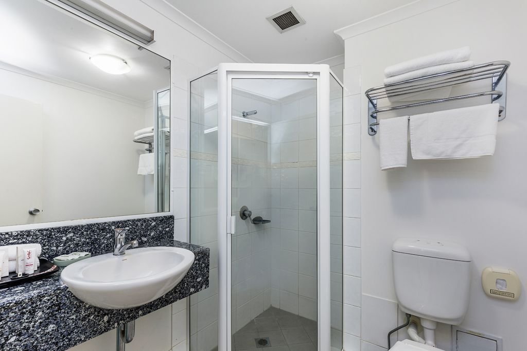 Wellington Apartment Hotel-guestroom-Shower Room.jpg