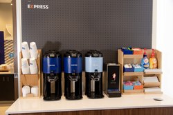  - Holiday Inn Express Marshfield - I-44, Exit 100