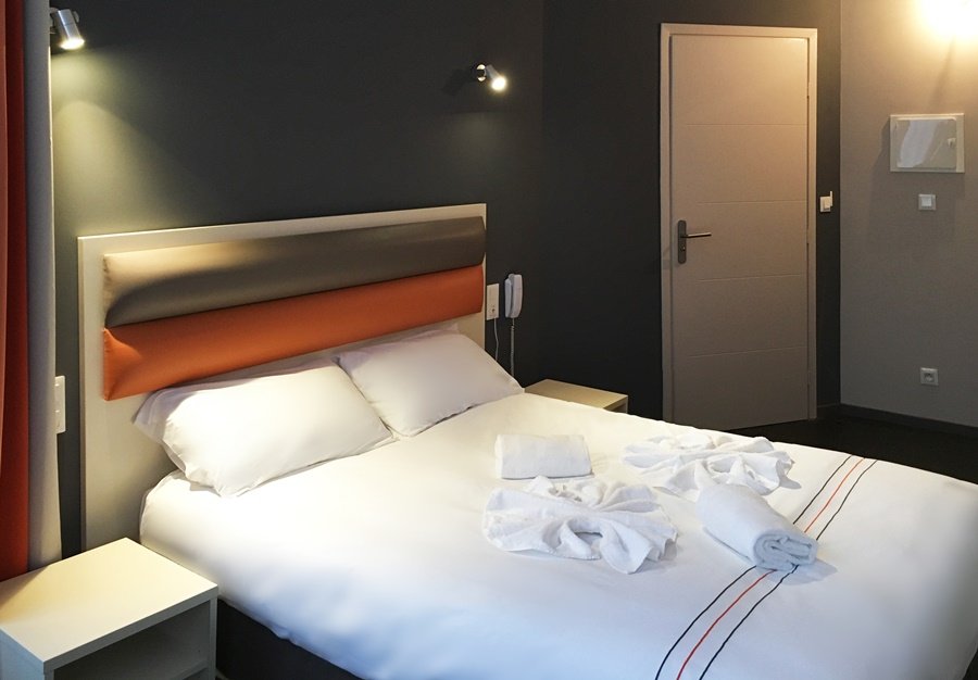 ADONIS STRASBOURG-guestroom-B8B380 Guest Room.jpg
