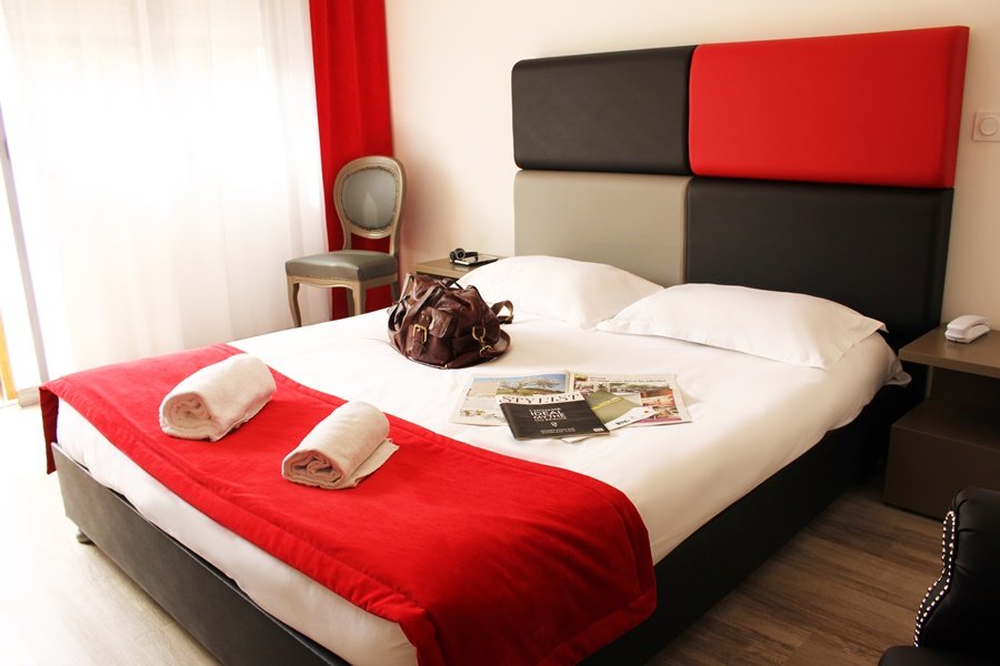 ADONIS AIX EN PROVENCE-guestroom-B8B381 Guest Room.jpg