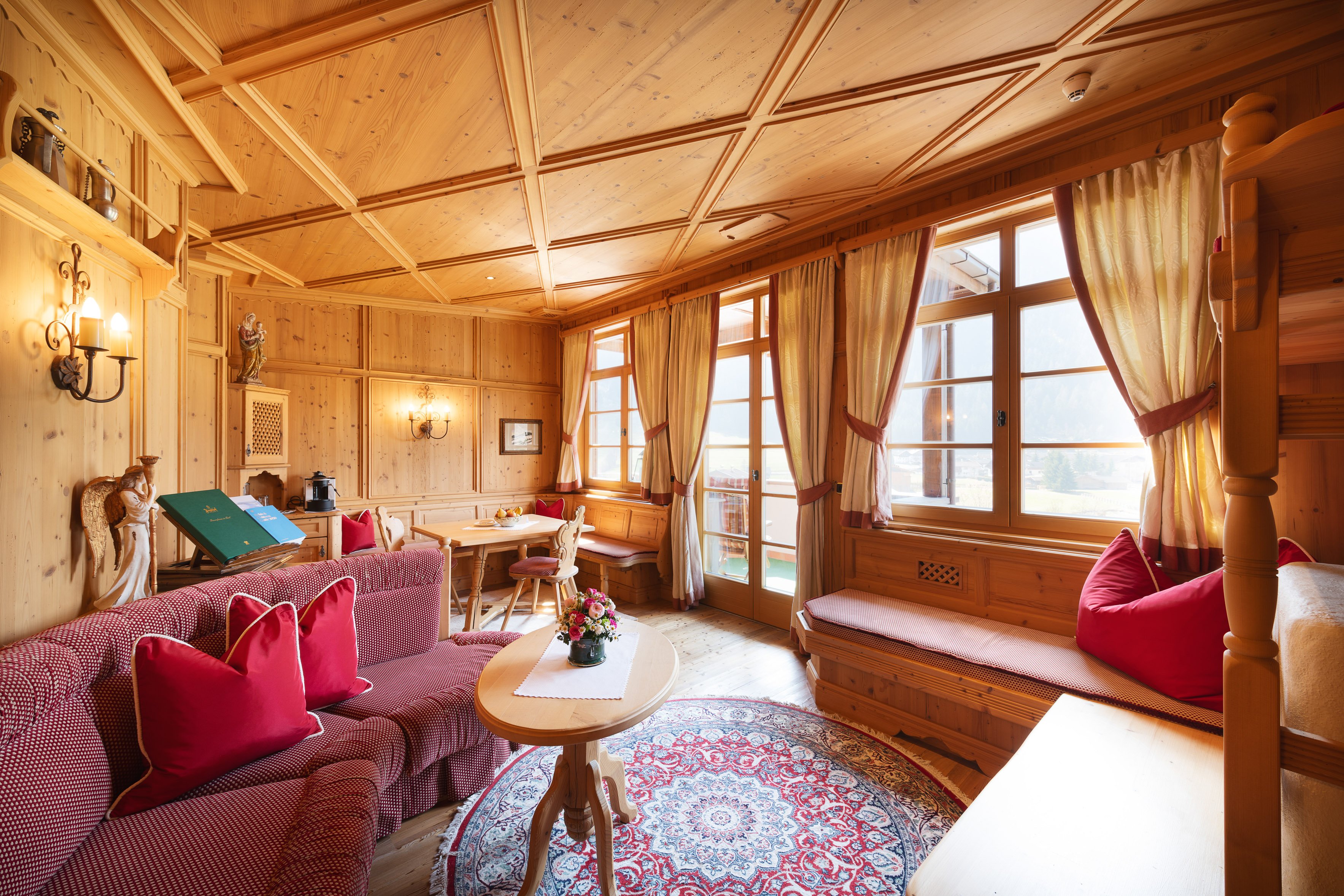SPA-HOTEL Jagdhof-guestroom-Kirchdachl - Master Suite.jpg