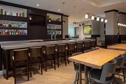  - Limited Hotel Upper Downtown Charleston - I-26, Exit 221B