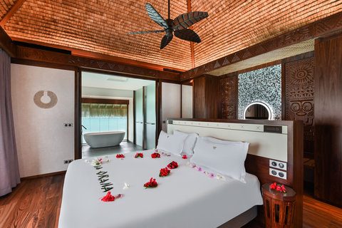 END OF PONTOON OVERWATER SUITE