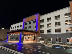  - Holiday Inn Express & Suites Southwest Henderson - I-11, Exit 15A
