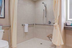  - Sheraton Hotel Petaluma - US 101, Exit 472