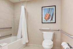  - Sheraton Hotel Petaluma - US 101, Exit 472