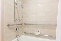  - Sheraton Hotel Petaluma - US 101, Exit 472