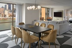  - Sheraton Station Square Hotel Pittsburgh