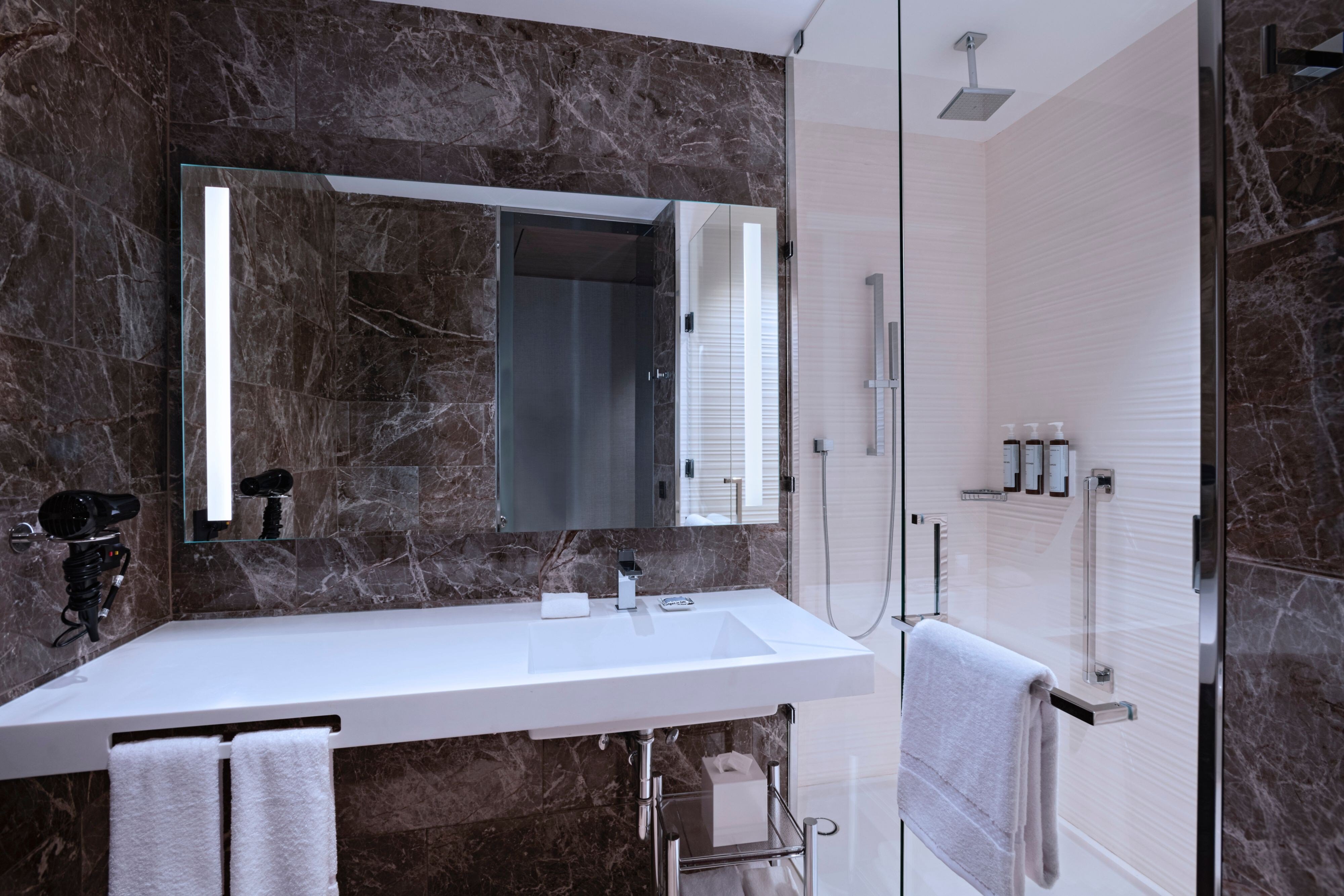 AC Hotels by Marriott Monterrey Nuevo Leon-guestroom-Bathroom.jpg