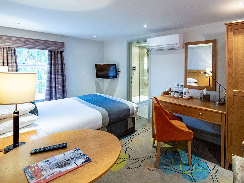 QUY MILL HOTEL-guestroom-Classicbedroom.jpg