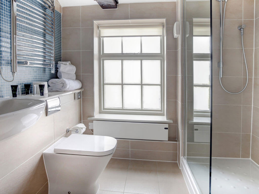 QUY MILL HOTEL-guestroom-Classicdoubleroombatheroom.jpg