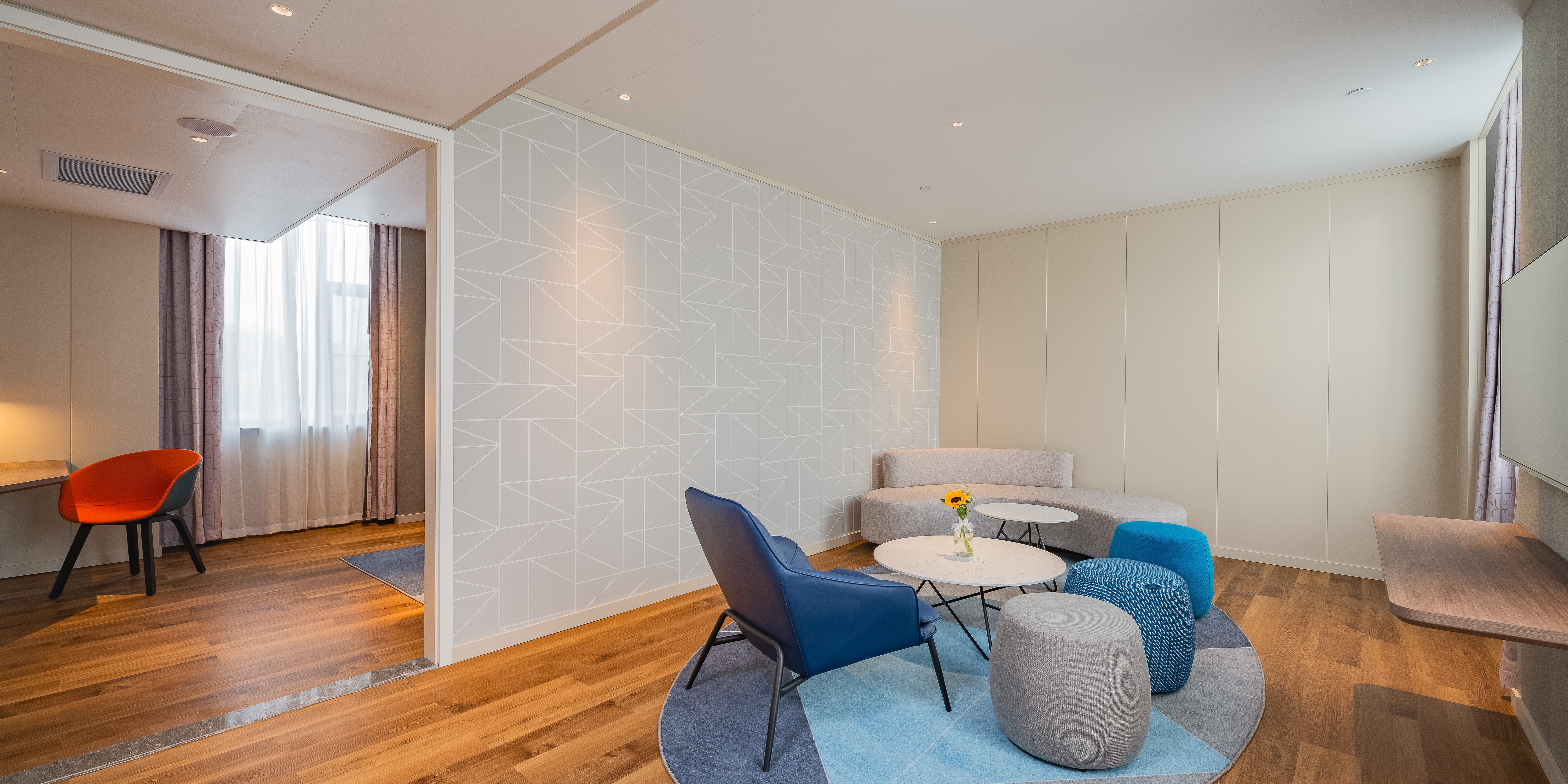 HOLIDAY INN EXP HIGH TECH ZONE-guestroom-King Bed Guest Room.jpg