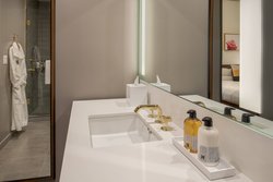  - Hi-Lo Hotel Downtown Portland - I-405, Exit 2A