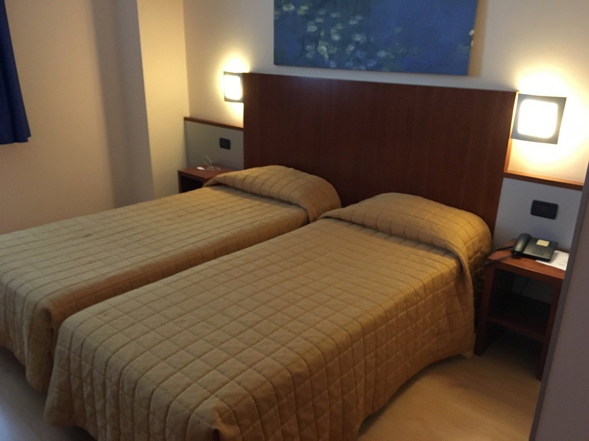EUROHOTEL IMOLA-guestroom-GUEST ROOM.jpg