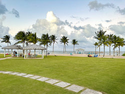  - Holiday Inn Resort Grand Cayman
