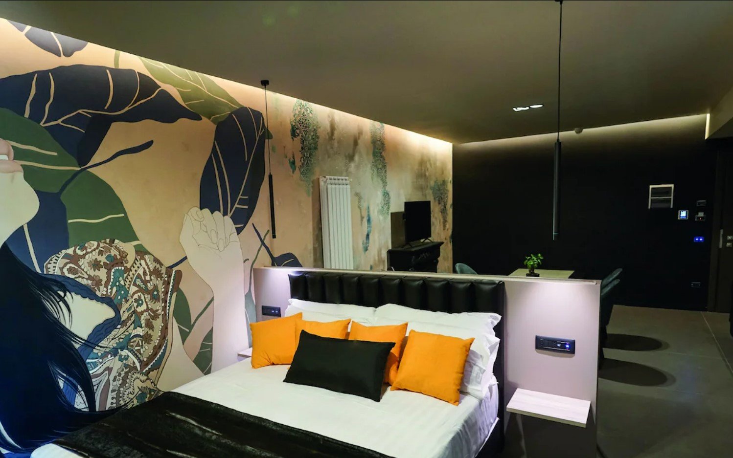 LAMBERTI BOUTIQUE HOTEL-guestroom-GUEST ROOM.jpg