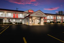 - Red Roof Inn & Suites Jackson - I-40, Exit 82