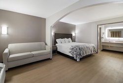  - Red Roof Inn & Suites Jackson - I-40, Exit 82