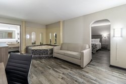  - Red Roof Inn & Suites Jackson - I-40, Exit 82